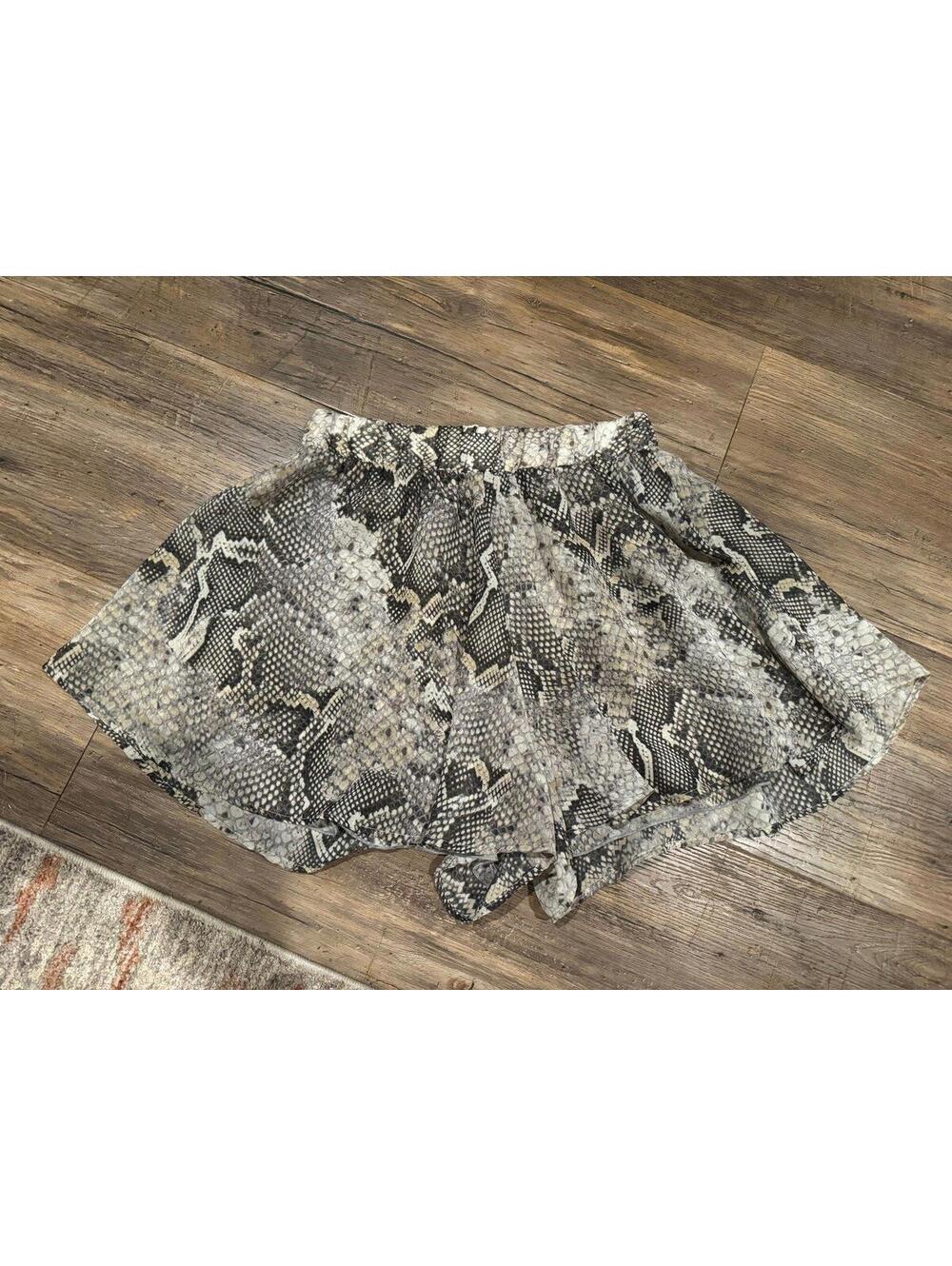 Show Me Your Mumu Snake Print Black and Grey Swing Shorts Sz M EUC